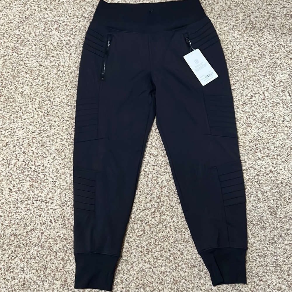 Closet Clean Out! NWT Athleta Venice Moro Jogger!